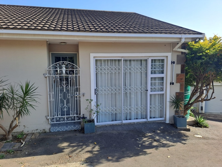 4 Bedroom Property for Sale in Nahoon Valley Park Eastern Cape